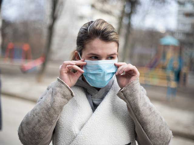 covid19-prevention-face-mask-dezinfectie